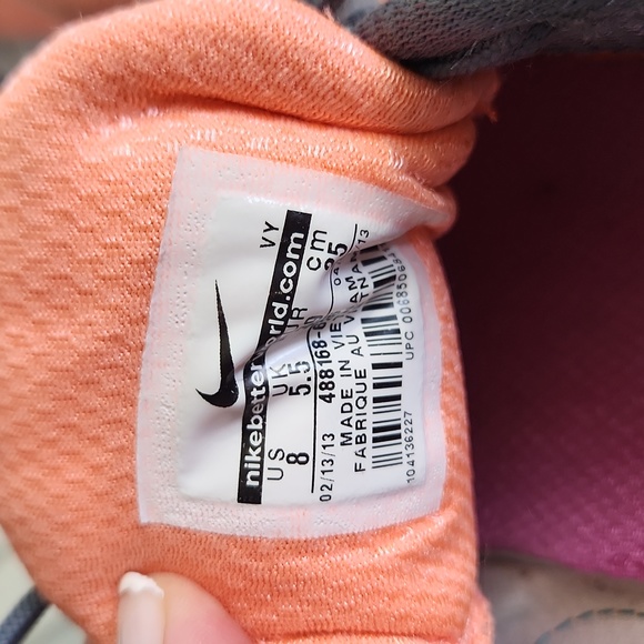 Peach Nike Air dictate 2 Size 8 sneakers - Picture 7 of 9